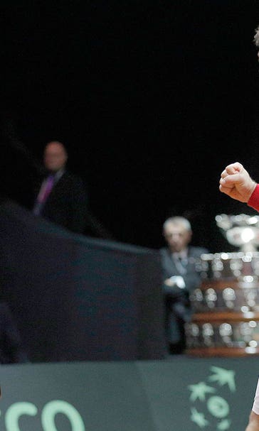 Federer, Wawrinka give Swiss 2-1 Davis Cup final lead over France